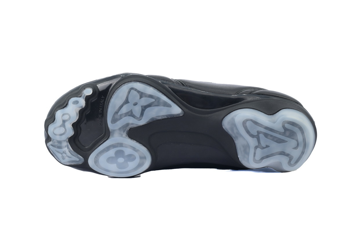 EM Sneakers Louis Vuitton LV Footprint Soccer Sneaker Black