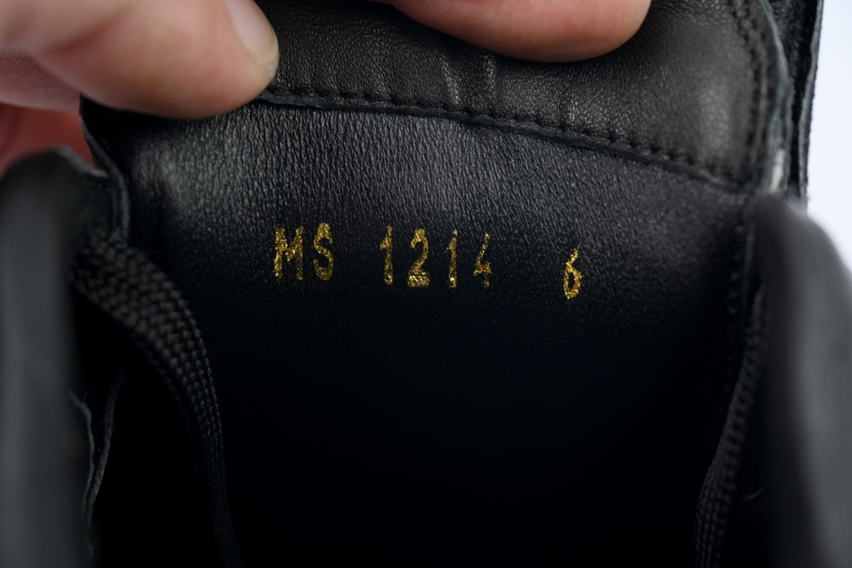 EM Sneakers Louis Vuitton LV Footprint Soccer Sneaker Black