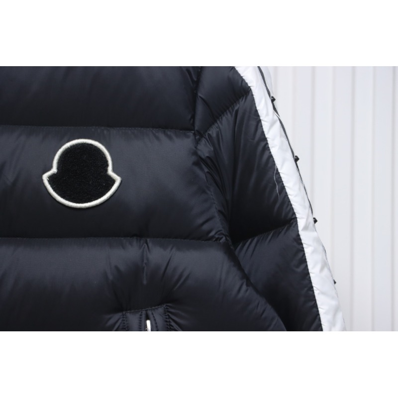 EM Sneakers Moncler Stellaire Hooded Black and White Colorblock Down Jacket