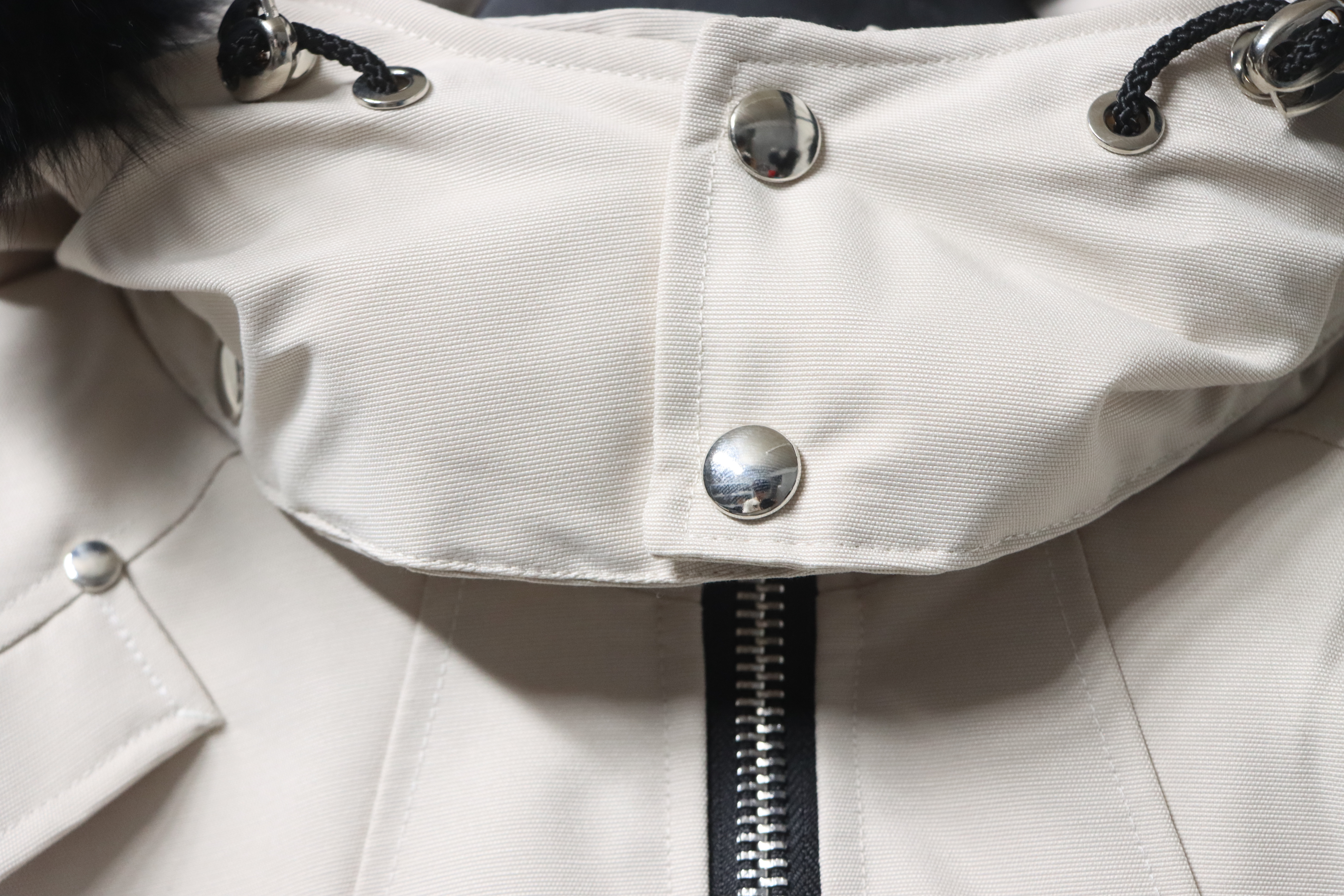 EM Sneakers Moose Knuckles Original Ballistic Bomber Rice White Jacket Black Fur (NFC)