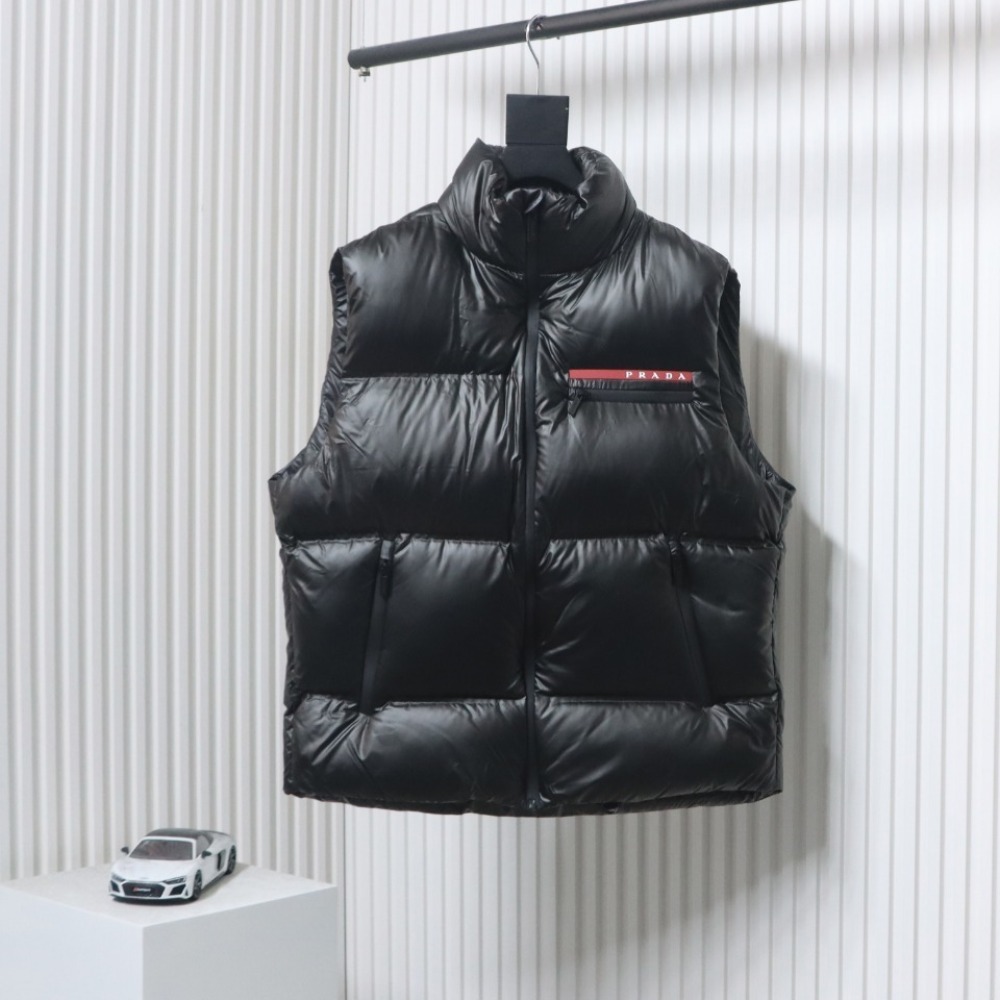 EM Sneakers Prada Light Nylon Down Vest Black