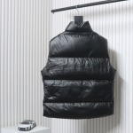 EM Sneakers Prada Light Nylon Down Vest Black