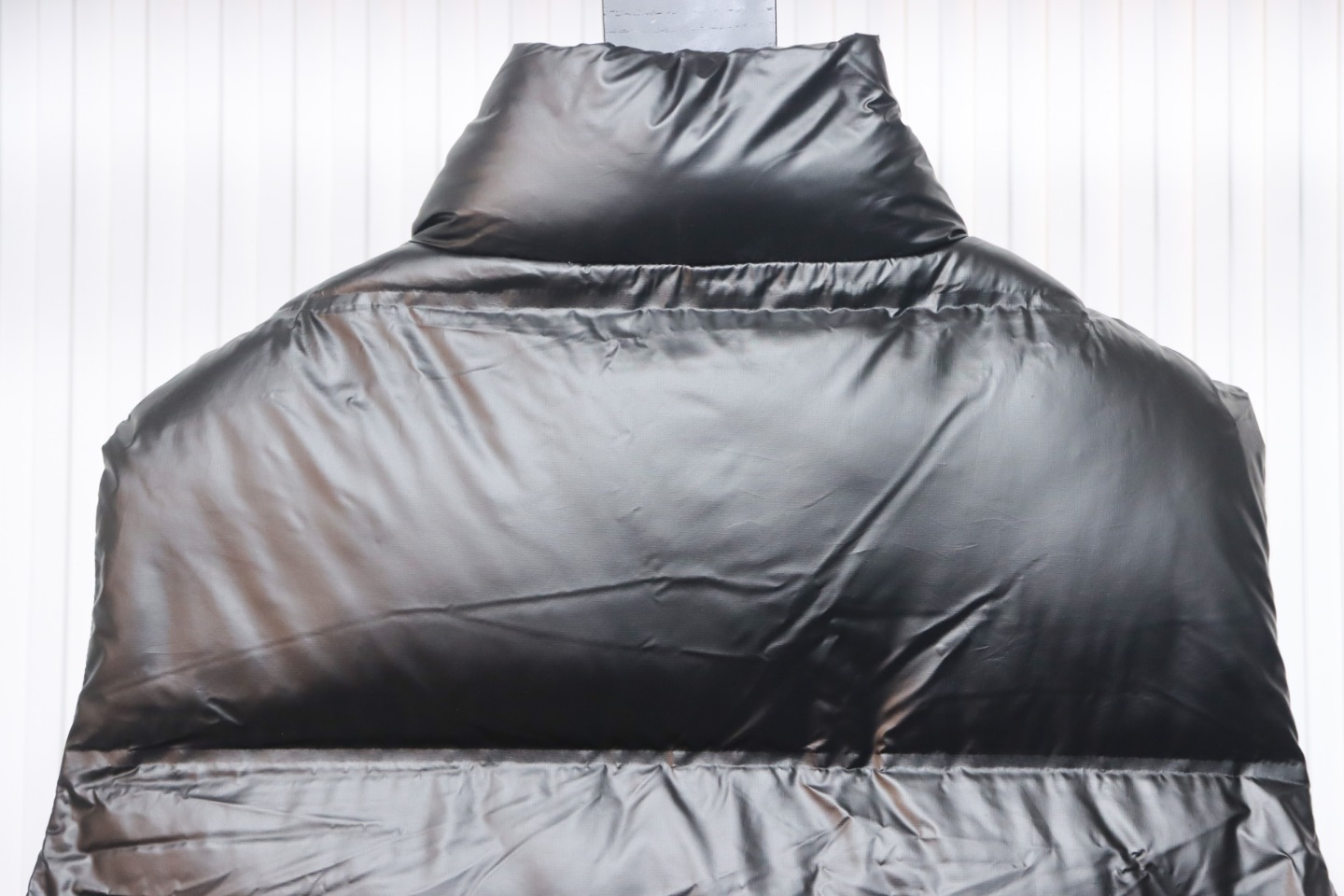 EM Sneakers Prada Light Nylon Down Vest Black