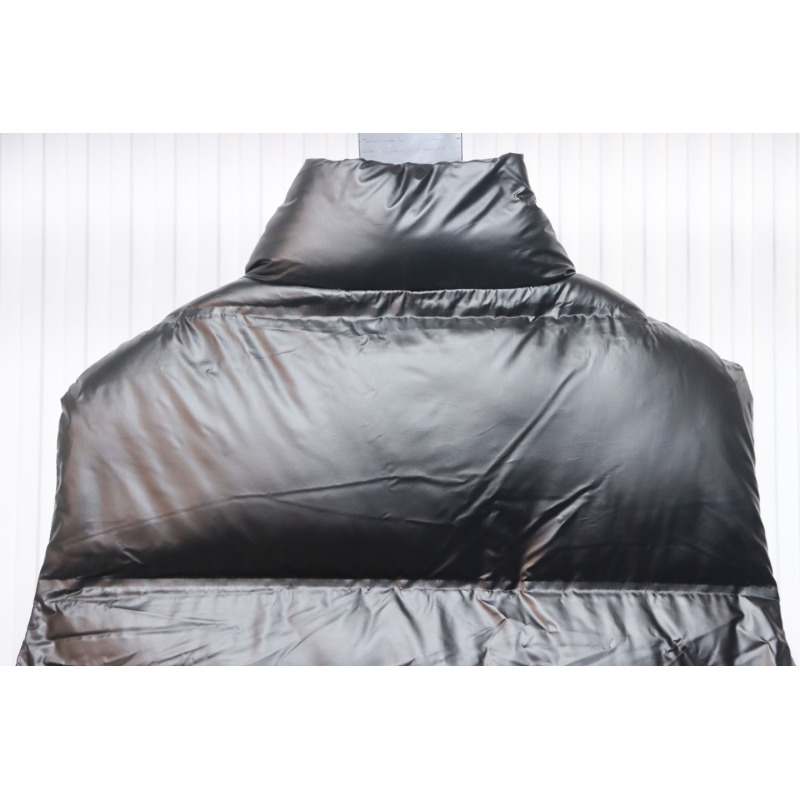 EM Sneakers Prada Light Nylon Down Vest Black