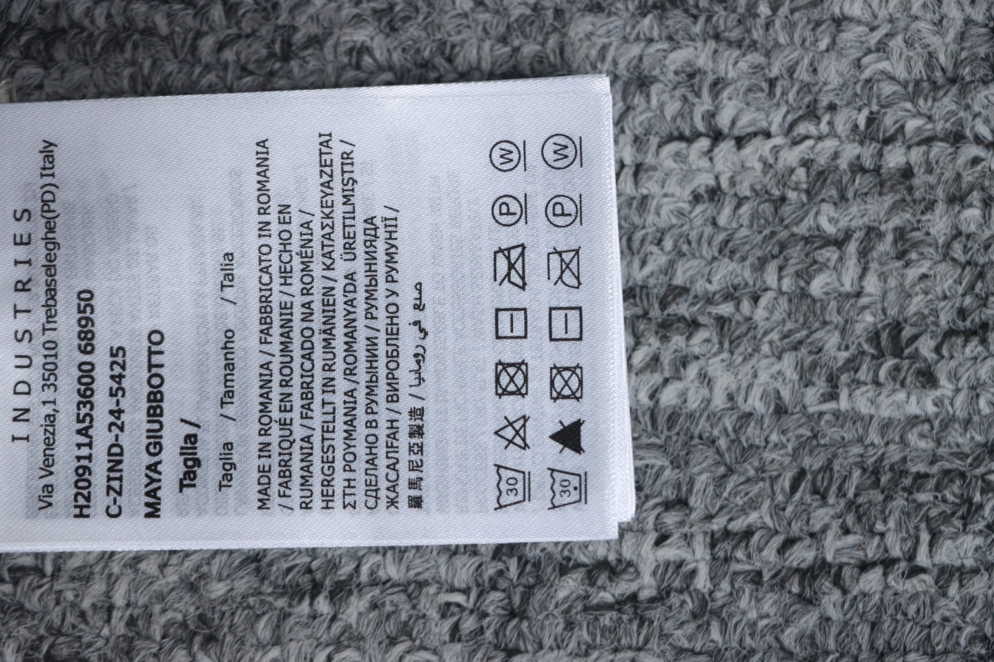 EM Sneakers Moncler Lateltin White M Mark Varsity Gray Down Jacket