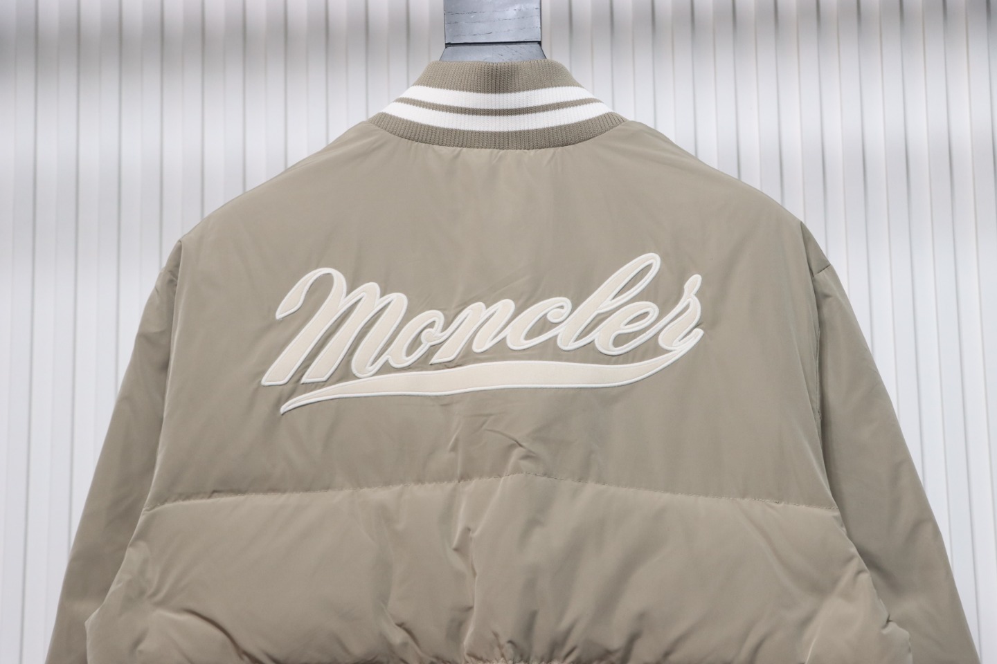 EM Sneakers Moncler Lateltin White M Mark Varsity Gray Down Jacket