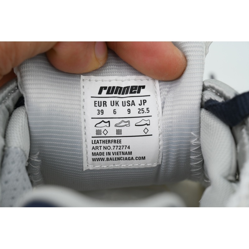EM Sneakers Balenciaga Runner Sneaker Light Grey Deep Orchid