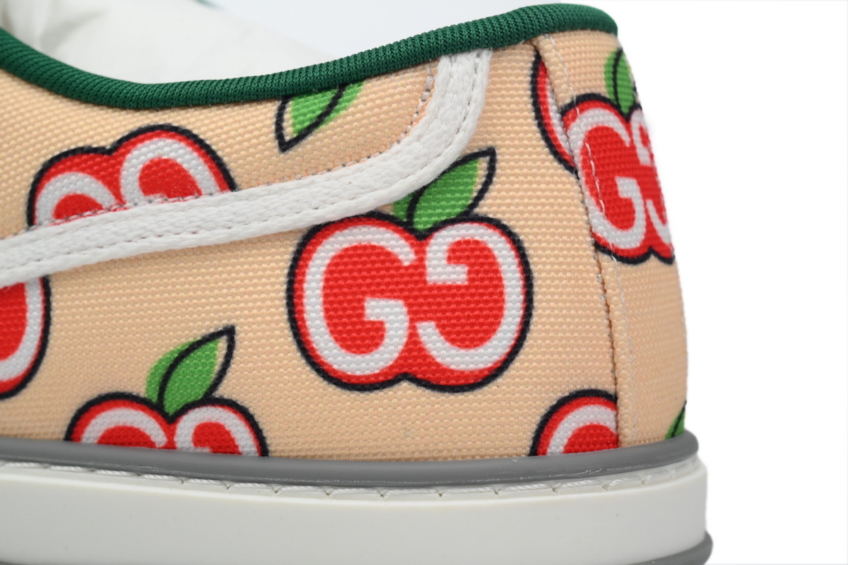 EM Sneakers Gucci Tennis 1977 GG Apple Print