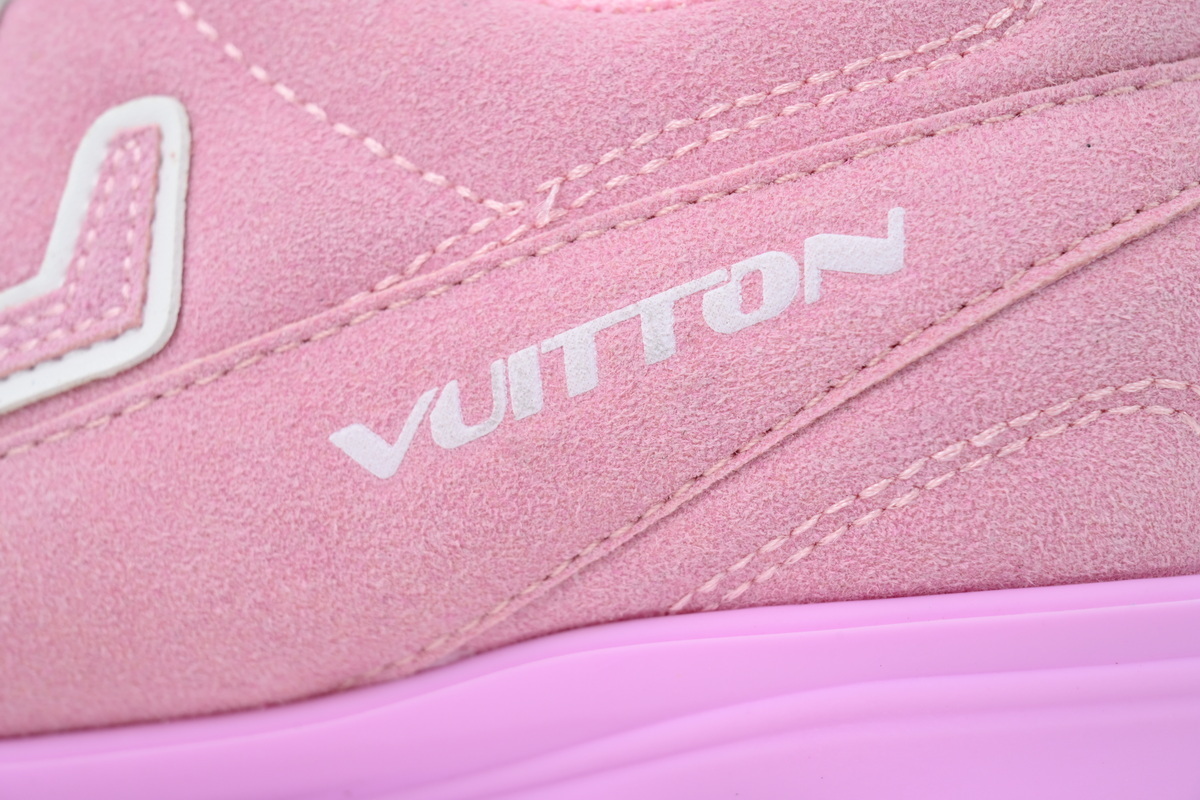 EM Sneakers Louis Vuitton LV Footprint Soccer Sneaker Pink