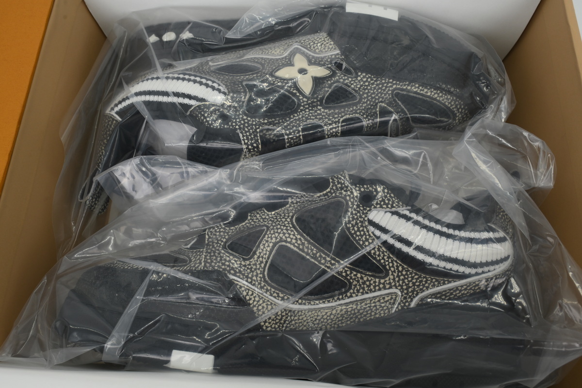 EM Sneakers Louis Vuitton LV Skate Sneaker New Black Woolen Fabric