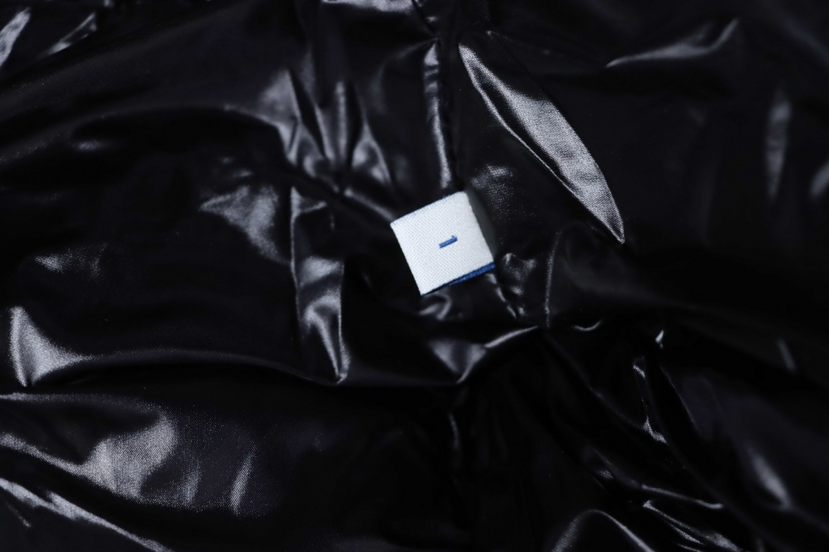 EM Sneakers Moncler Black Madeira Hooded Short Down Jacket