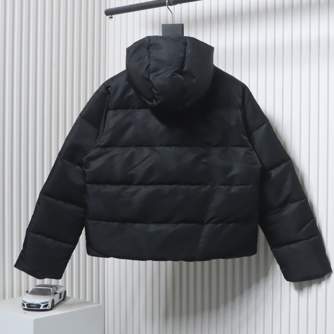 EM Sneakers WE11DONE Logo Hooded Down Jacket Black