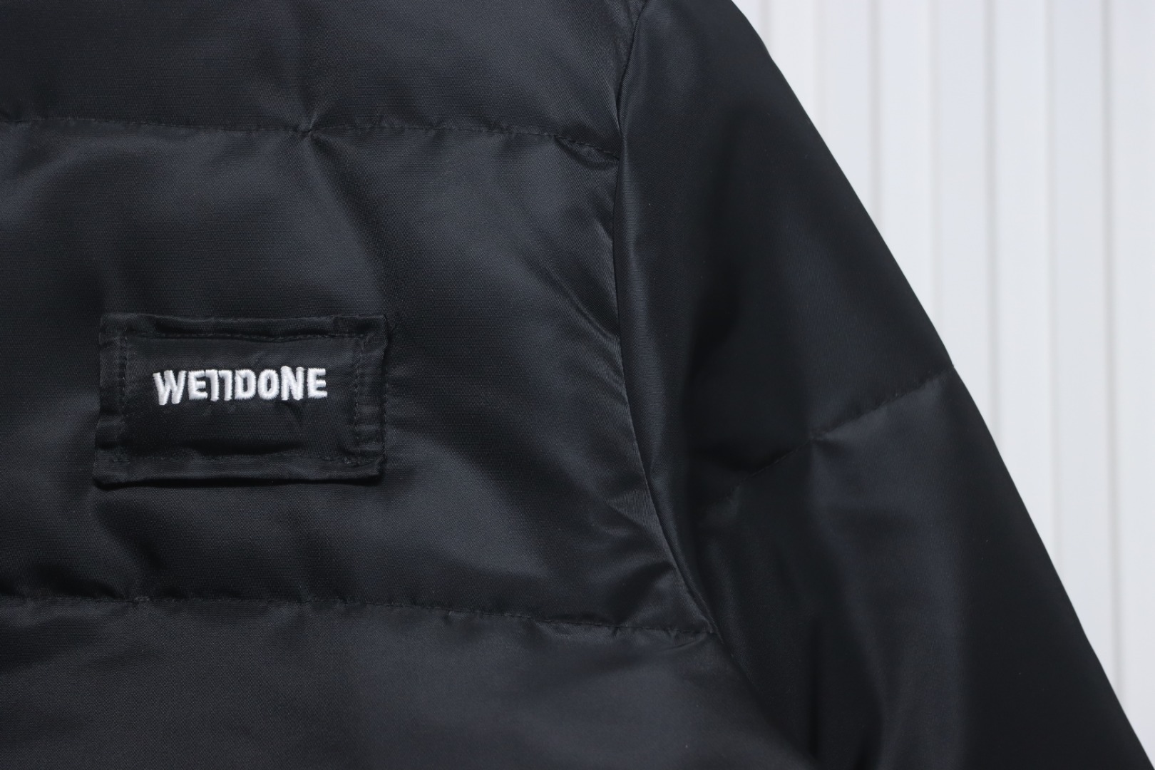 EM Sneakers WE11DONE Logo Hooded Down Jacket Black