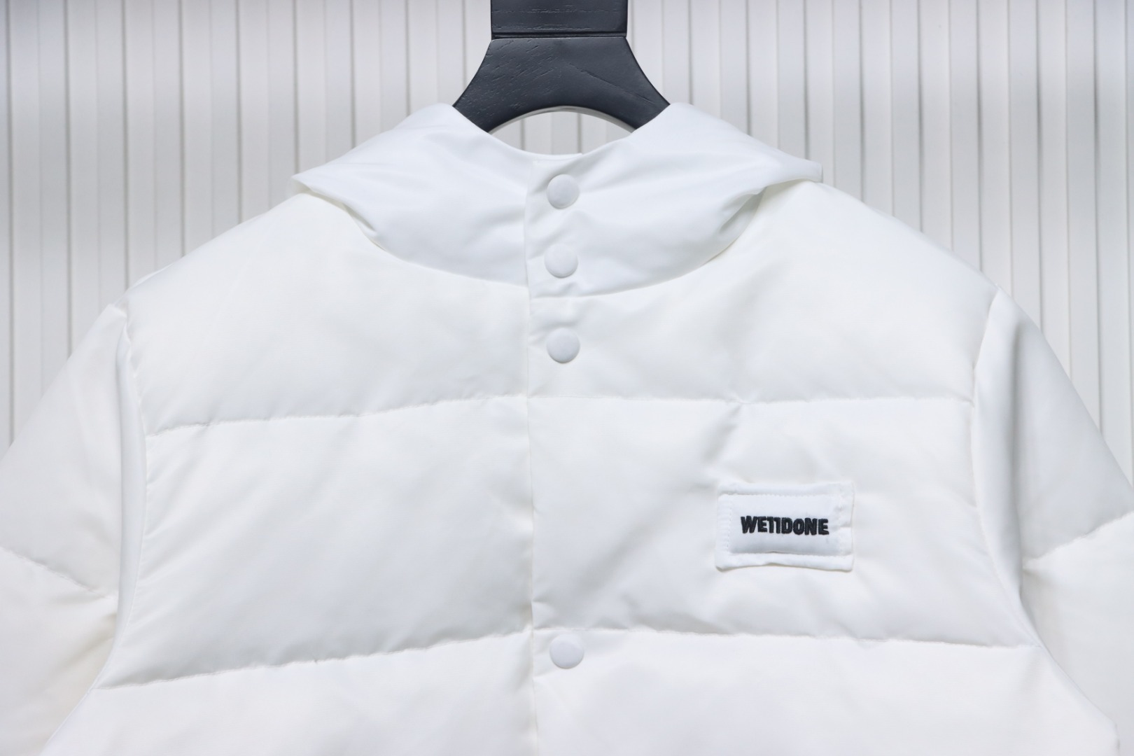 EM Sneakers WE11DONE Logo Hooded Down Jacket White