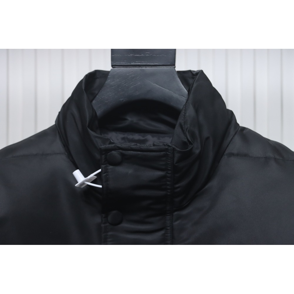 EM Sneakers WE11DONE Logo Stand Collar Down Jacket Black