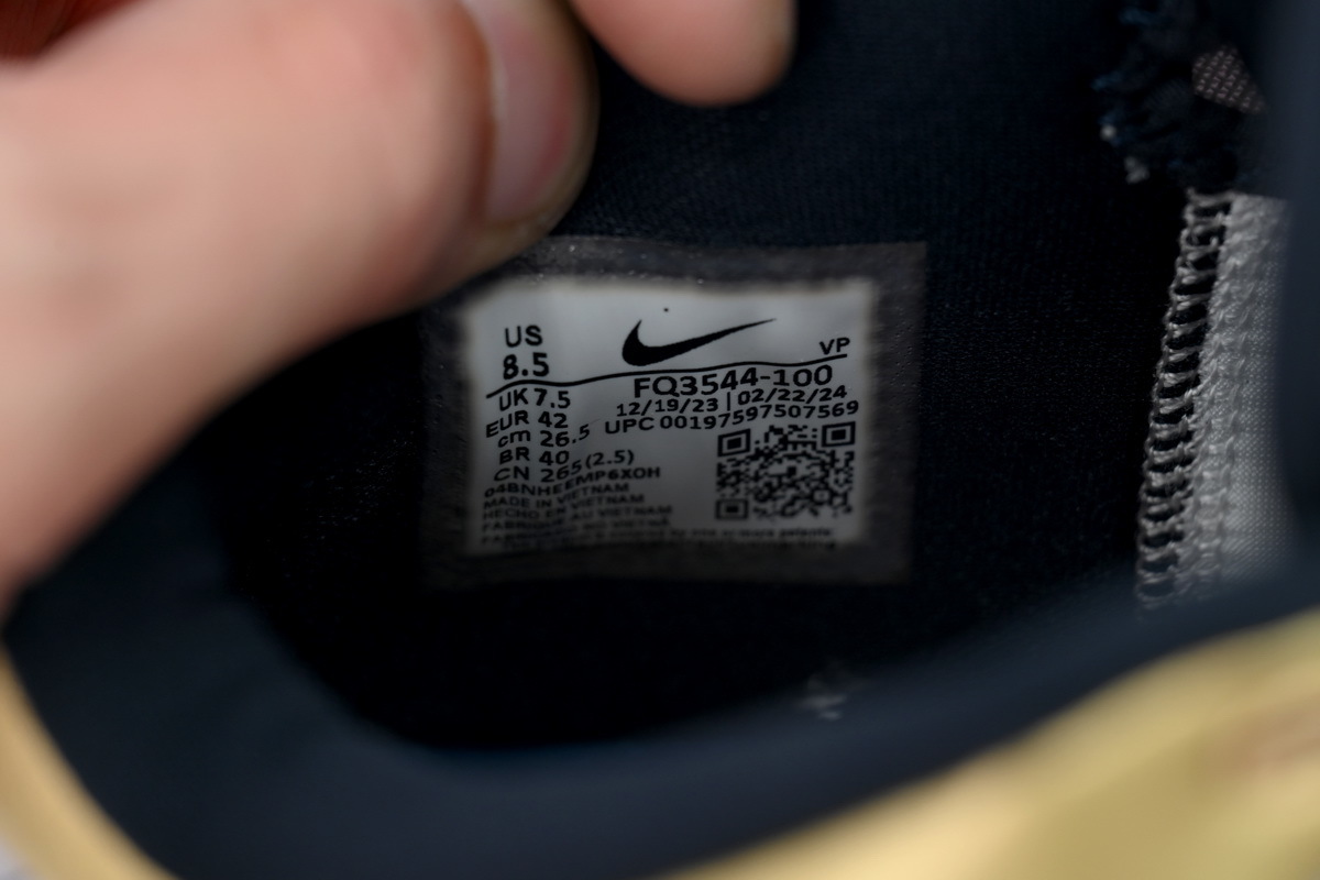 EM Sneakers Nike Kobe 4 Gold Medal (2009)