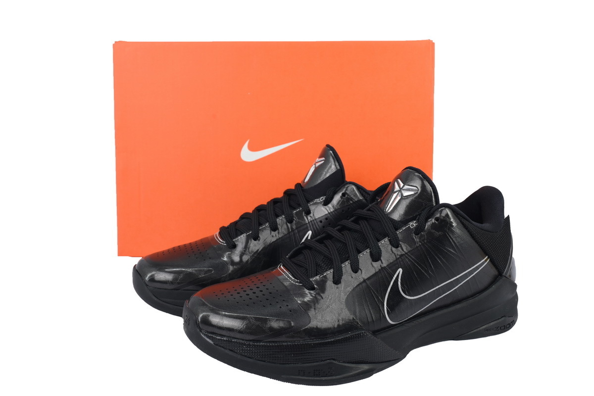 EM Sneakers Nike Kobe 5 Blackout