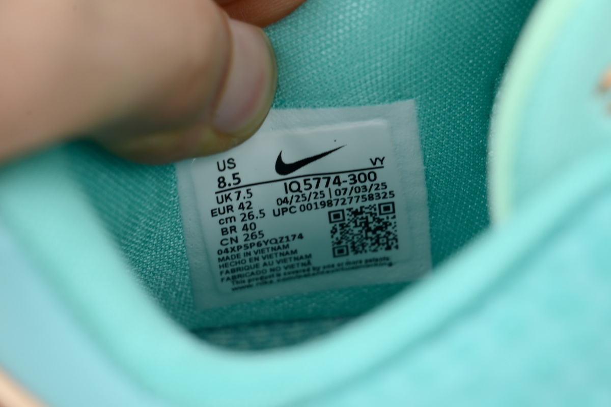 EM Sneakers Nike Kobe 6 × Jalen Brunson Statue of Liberty