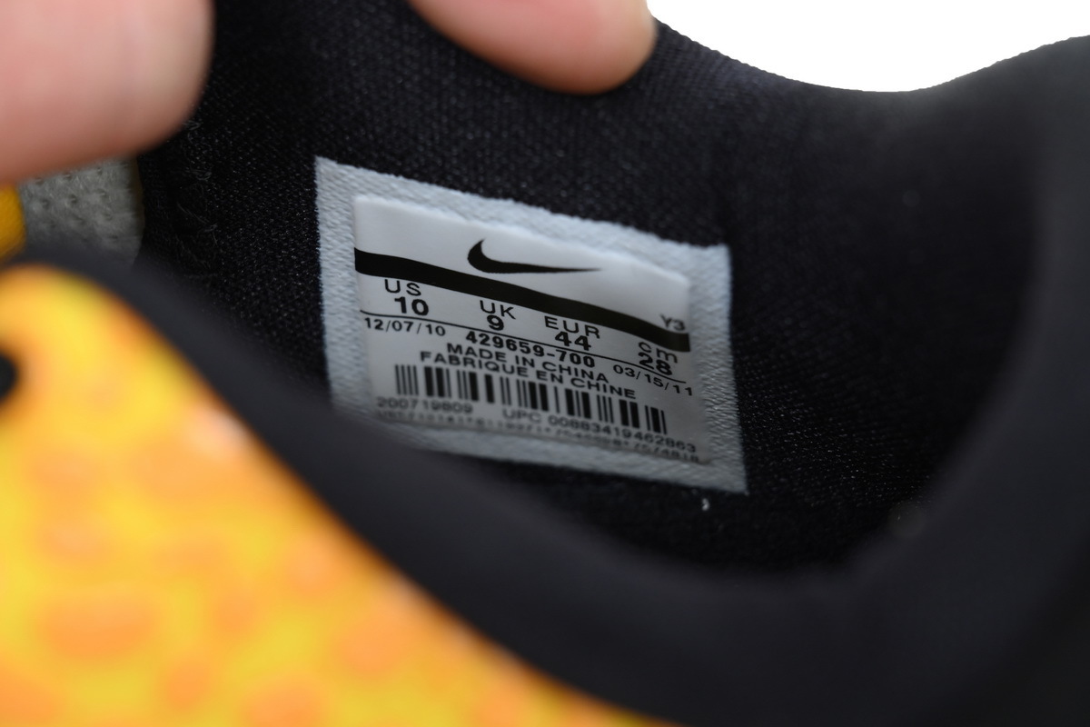 EM Sneakers Nike Kobe 6 Lightbulb