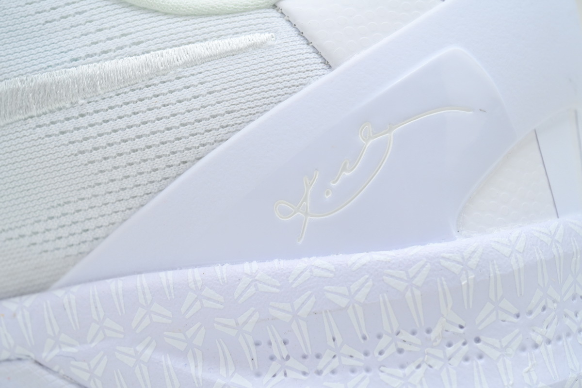 EM Sneakers Nike Kobe 8 Protro Halo