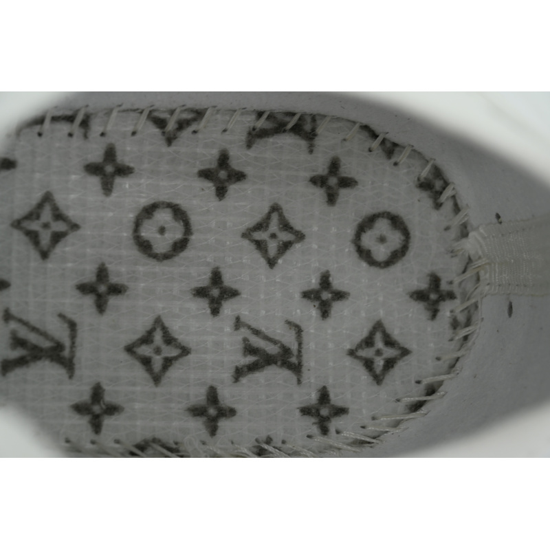 EM Sneakers Louis Vuitton LV Runner Tatic Sneaker All White