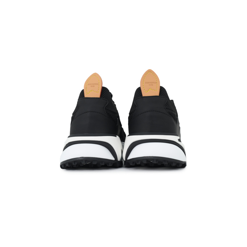 EM Sneakers Louis Vuitton LV Runner Tatic Sneaker Black And White