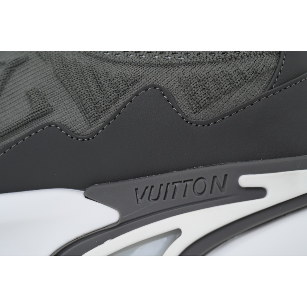 EM Sneakers Louis Vuitton LV Runner Tatic Sneaker Gray and White
