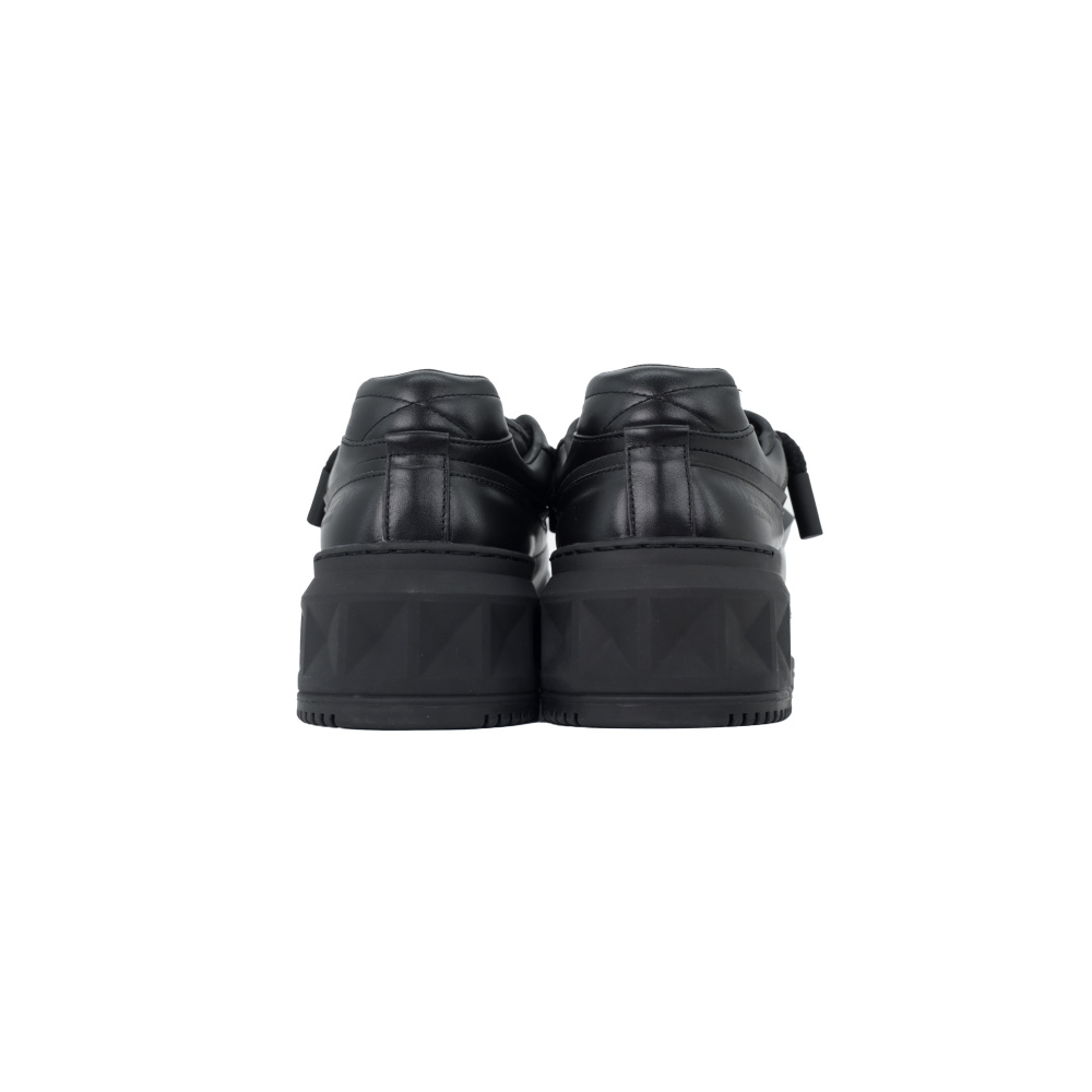 EM Sneakers Valentino Garavani One Stud XL Sneakers in All Blackl Leather