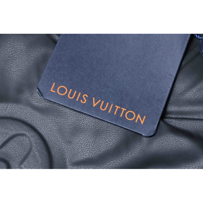 EM Sneakers Louis Vuitton Black Print Embossed Black Down Jacket