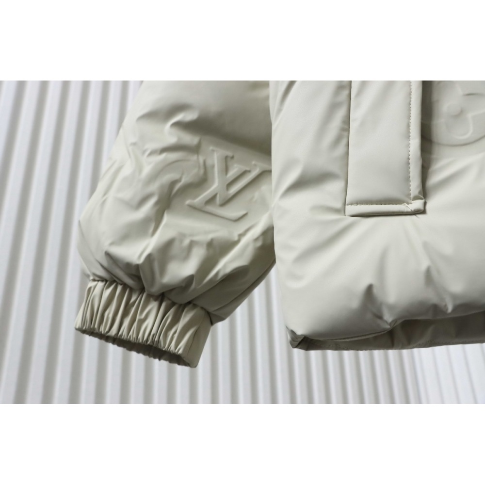 EM Sneakers Louis Vuitton Black Print Embossed White Down Jacket
