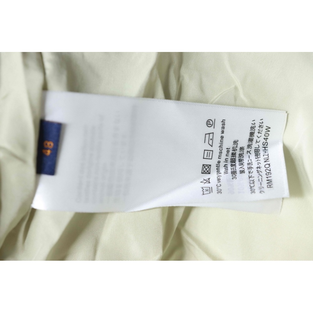 EM Sneakers Louis Vuitton Black Print Embossed White Down Jacket