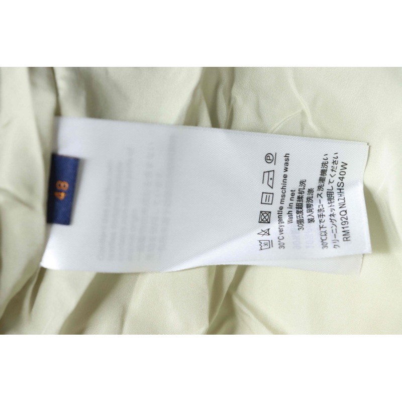 EM Sneakers Louis Vuitton Black Print Embossed White Down Jacket