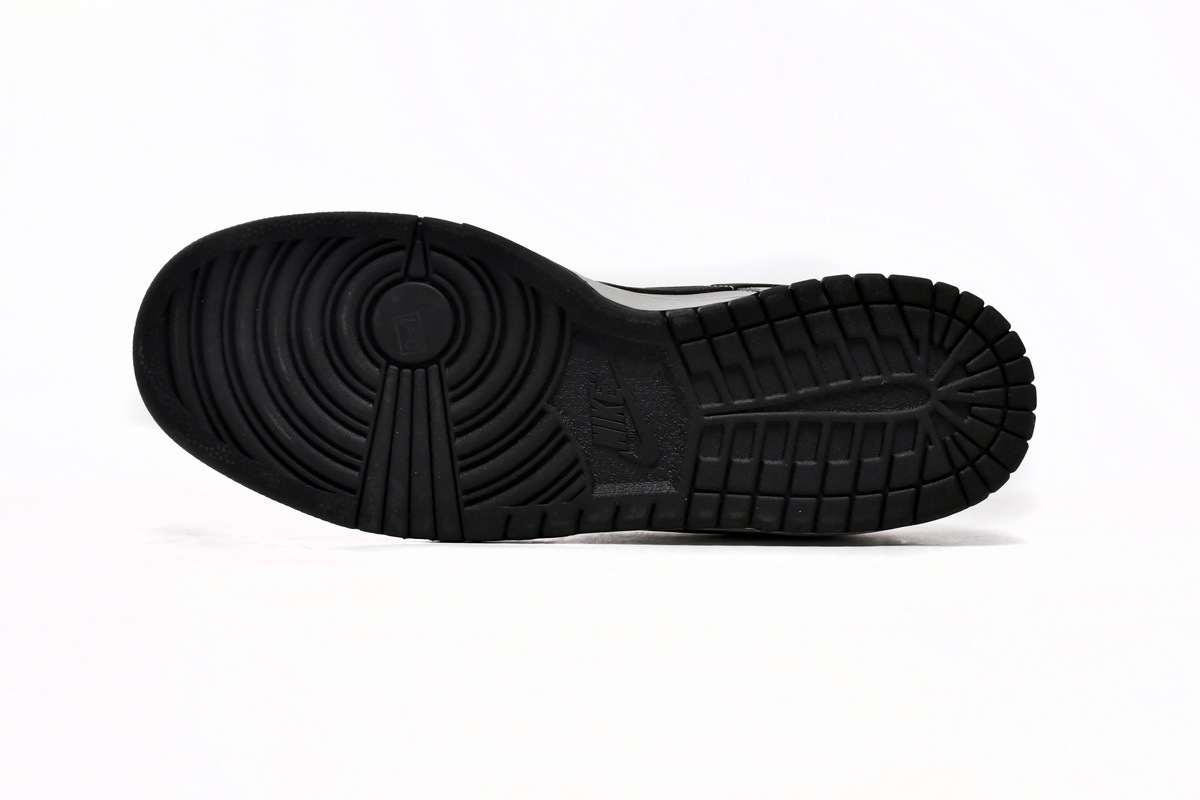 EM Sneakers Fragment Design x Nike Dunk Low AE86