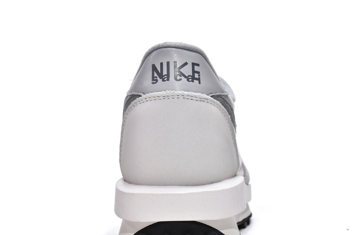 EM Sneakers Nike LD Waffle SF × Sacai Summit White