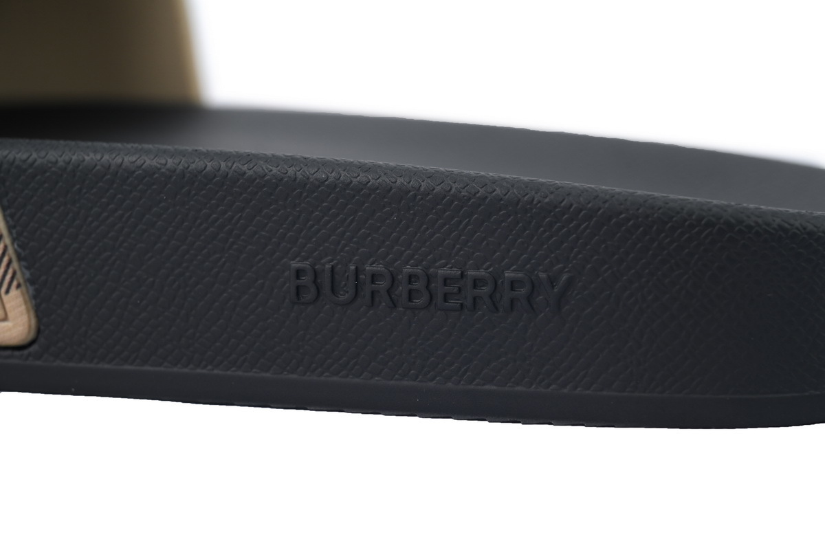 EM Sneakers Burberry Check Print Slides Archive Beige