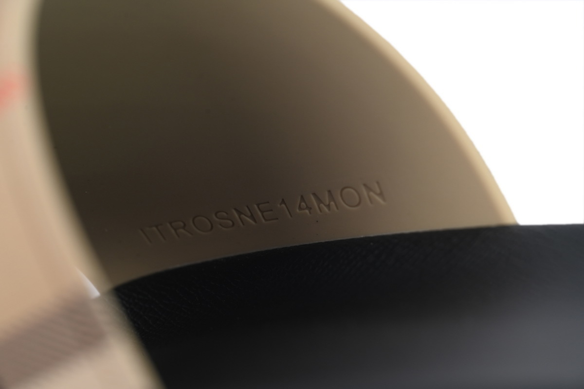 EM Sneakers Burberry Check Print Slides Archive Beige