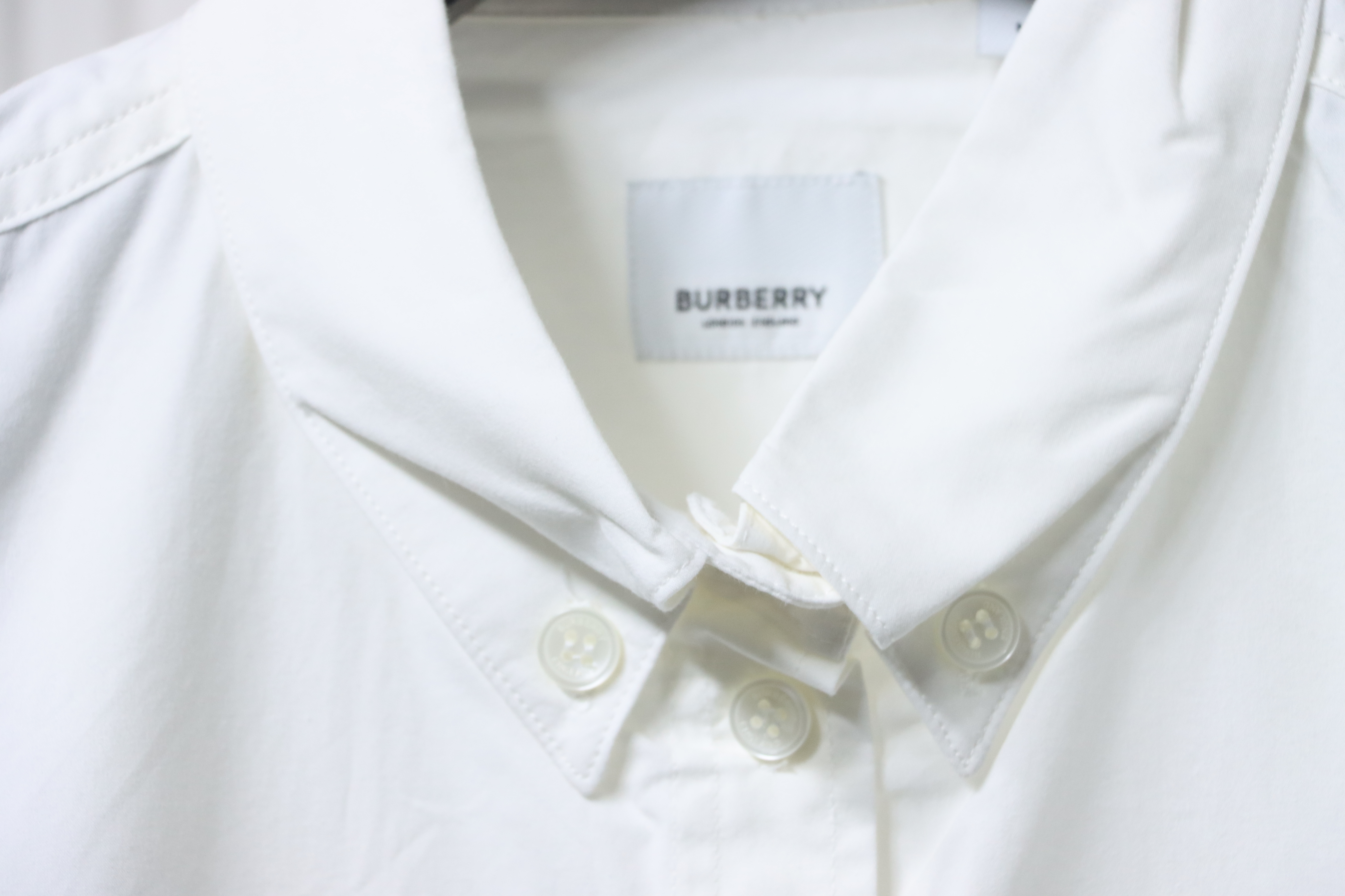EM Sneakers Burberry Undercover Logo-patch Cotton-blend Long Sleeve Shirt White