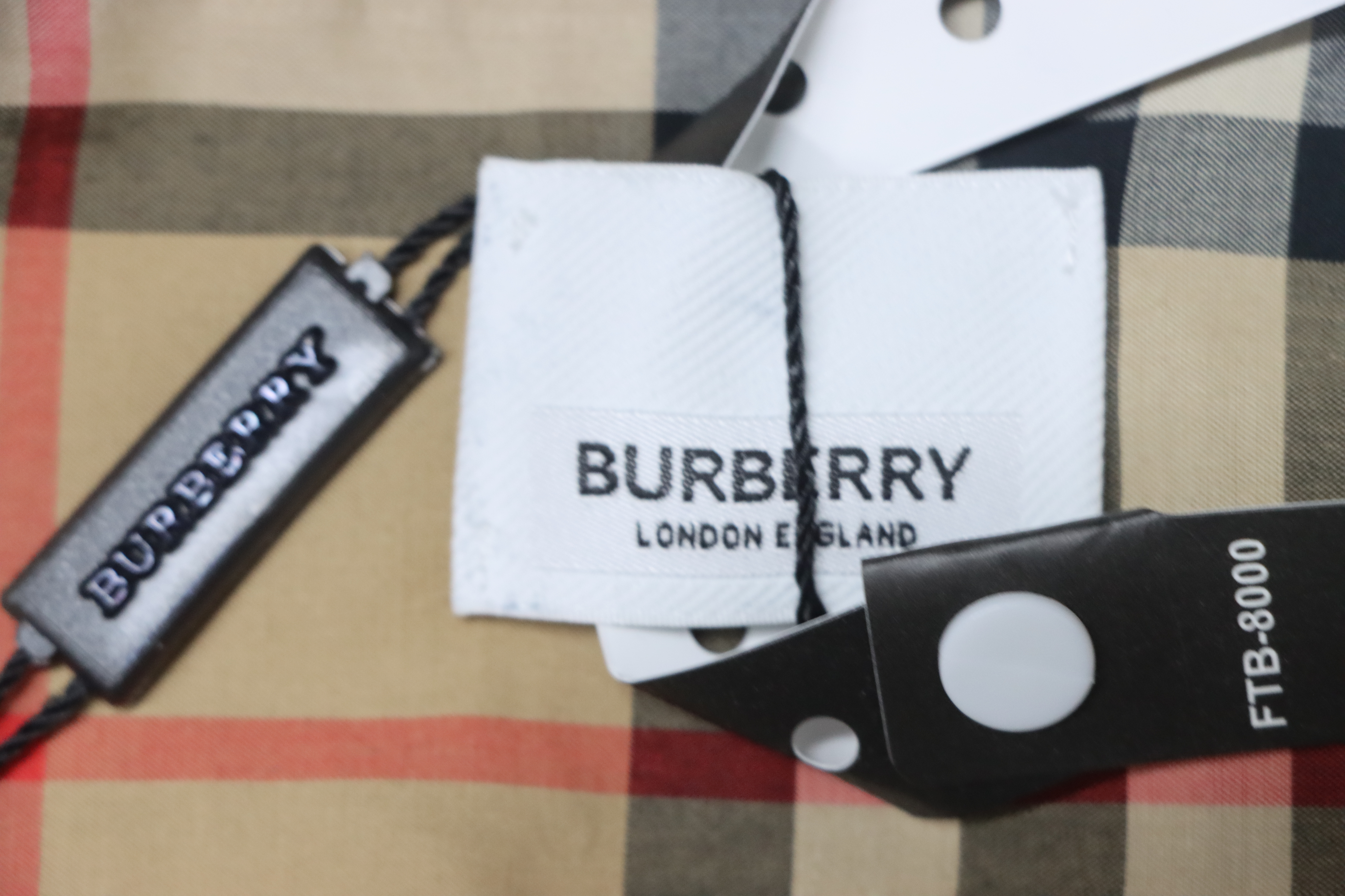 EM Sneakers Burberry Classic Striped Long Sleeve Shirt Beige