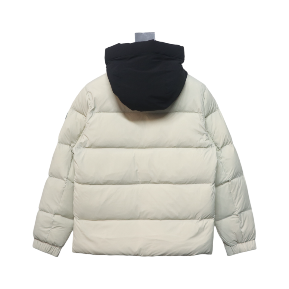 EM Sneakers Moncler Black and White Madeira Hooded Short Down Jacket