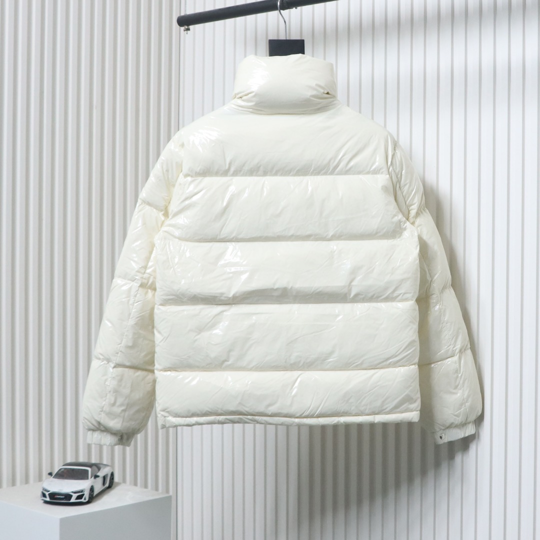 EM Sneakers Moncler Glossy Down Jacket White
