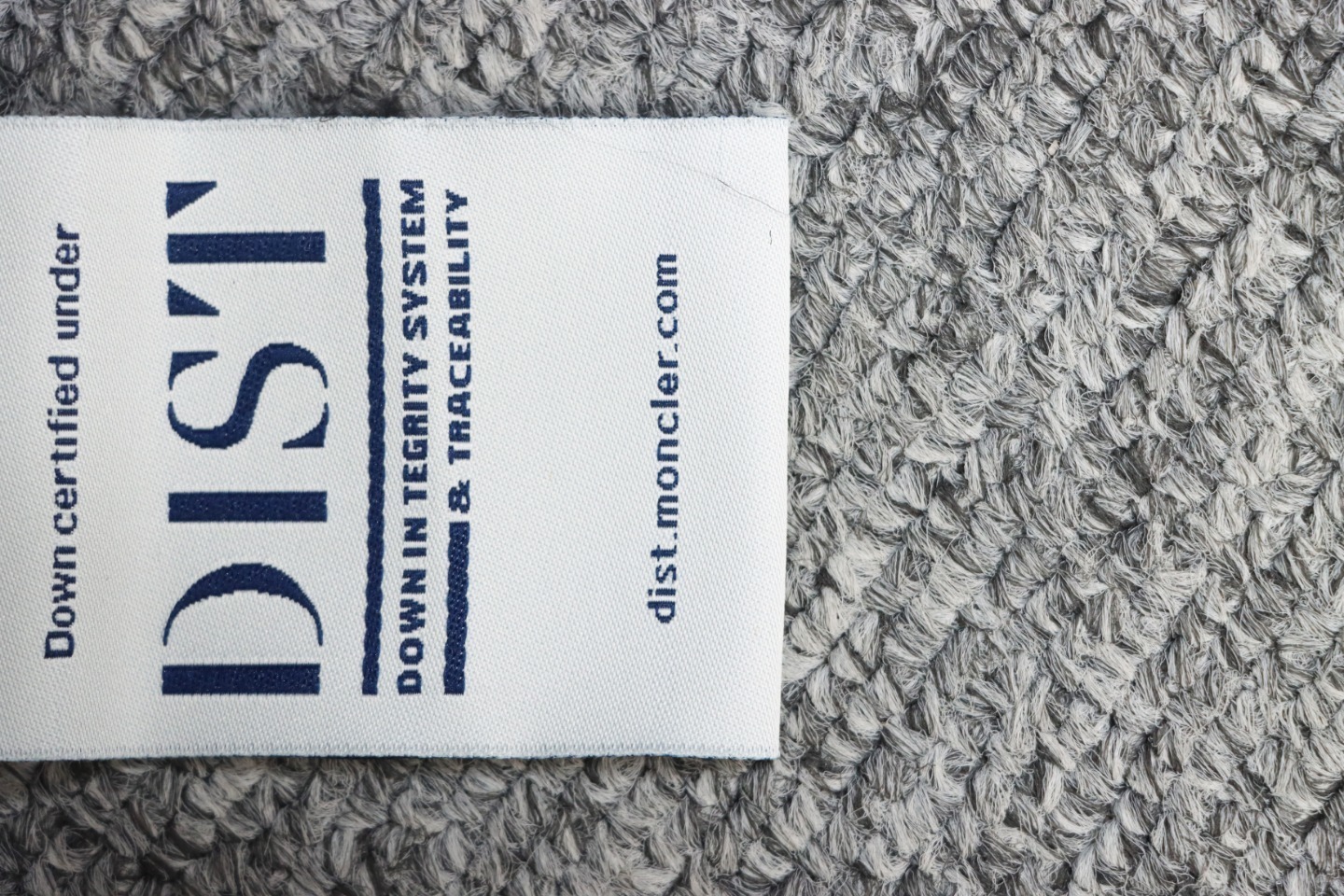 EM Sneakers Moncler Maya Classic Down Jacket Black