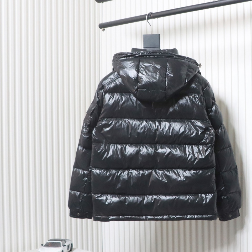EM Sneakers Moncler Maya Classic Down Jacket Black