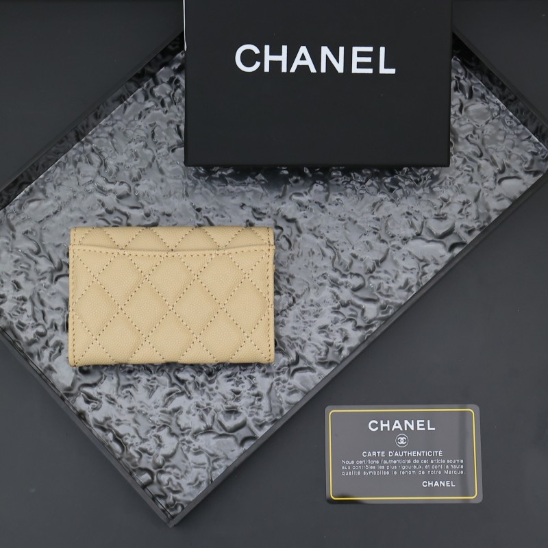EM Sneakers Chanel Classic Card Holder Quilted Caviar Gold-tone Beige