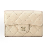 EM Sneakers Chanel Classic Card Holder Quilted Caviar Gold-tone Beige