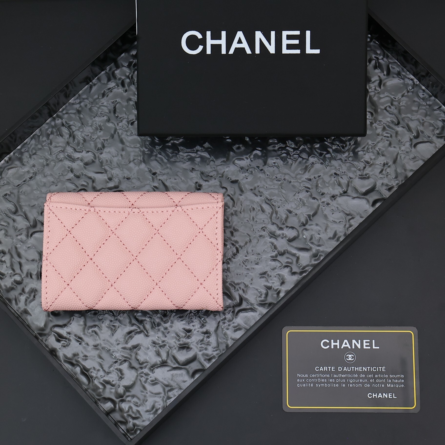 EM Sneakers Chanel Classic Card Holder Quilted Caviar Gold-tone Pink