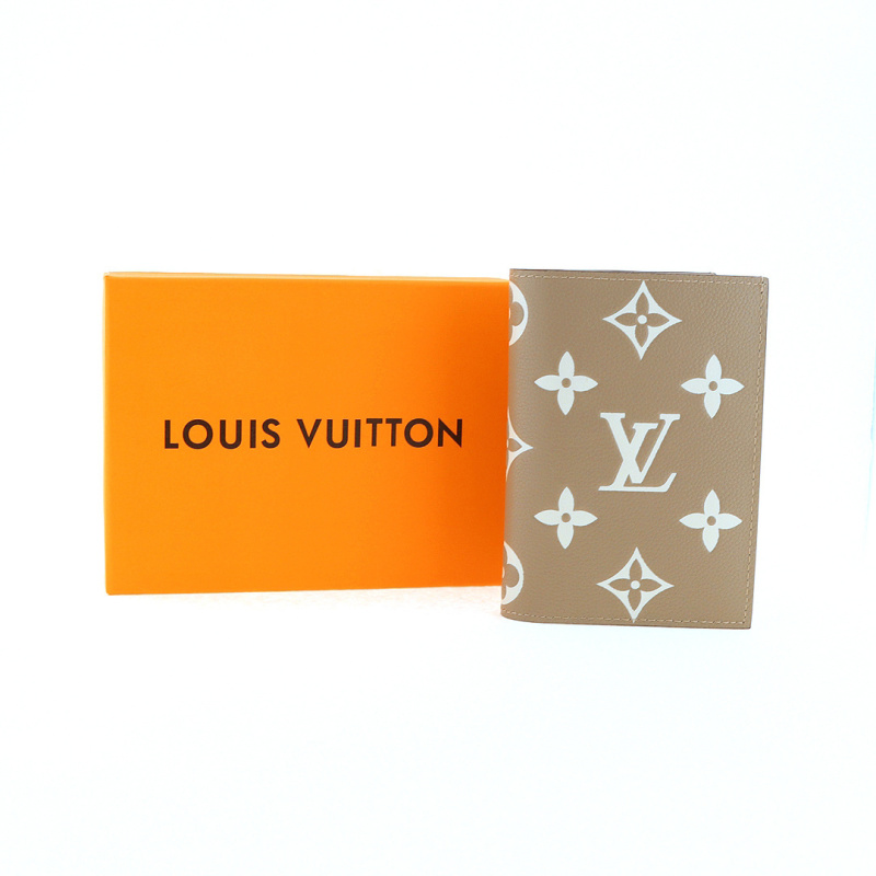 EM Sneakers Louis Vuitton LV Passport Cover Monogram Empreinte Leather Tourterelle Gray