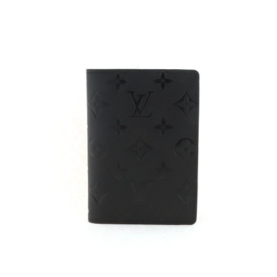 EM Sneakers Louis Vuitton LV Passport Cover Monogram Shadow Ultra Black 02
