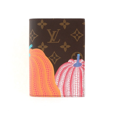 EM Sneakers Louis Vuitton x YK Sarah LV Passport Cover Pumpkin Print 02