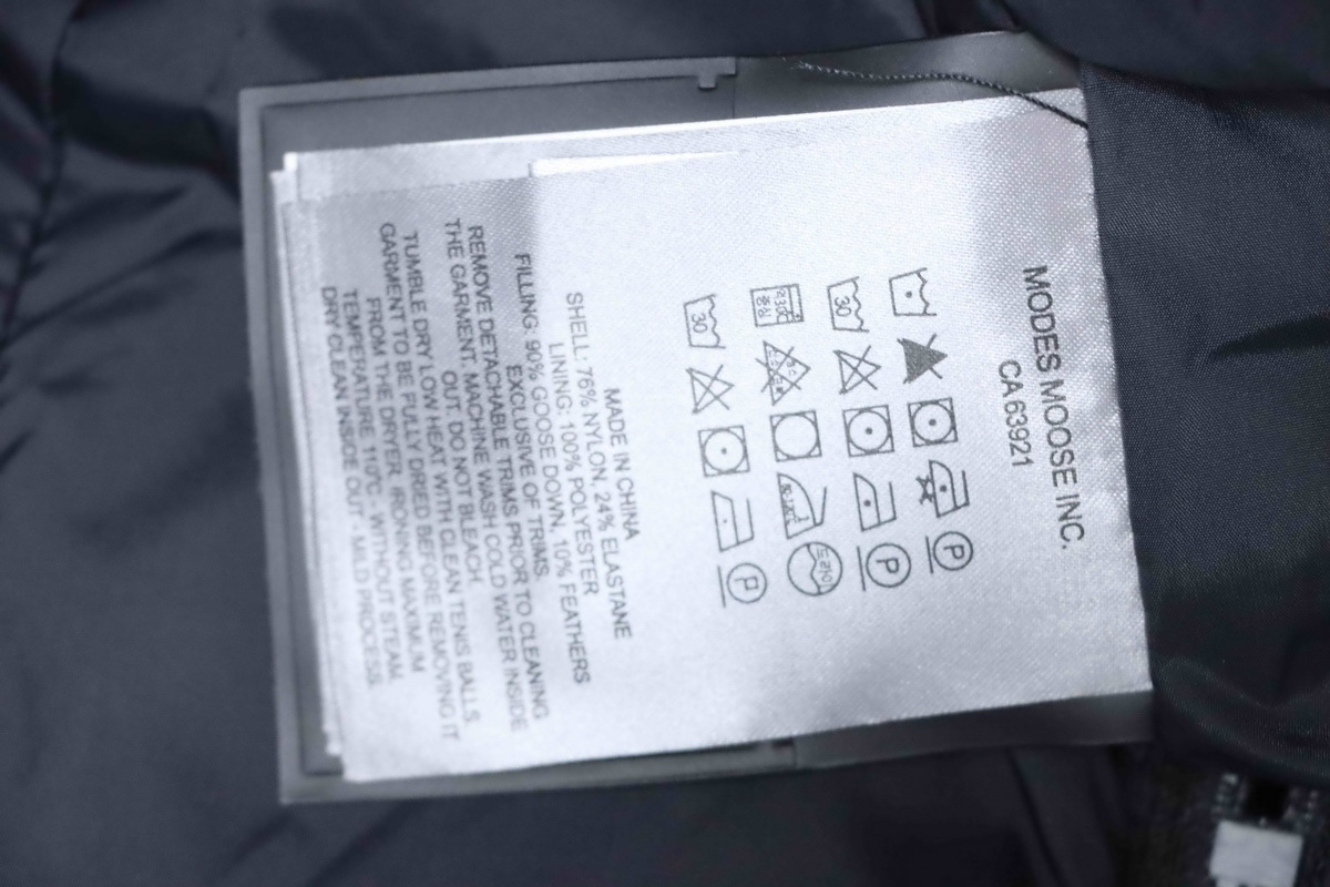 EM Sneakers Moose Knuckles Cloud 3Q Down Jacket Black