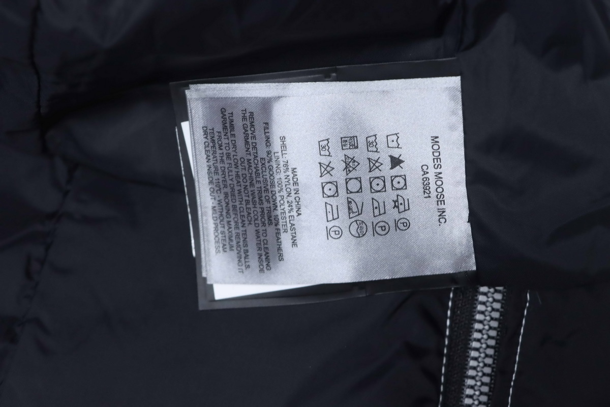 EM Sneakers Moose Knuckles Cloud 3Q Down Jacket White